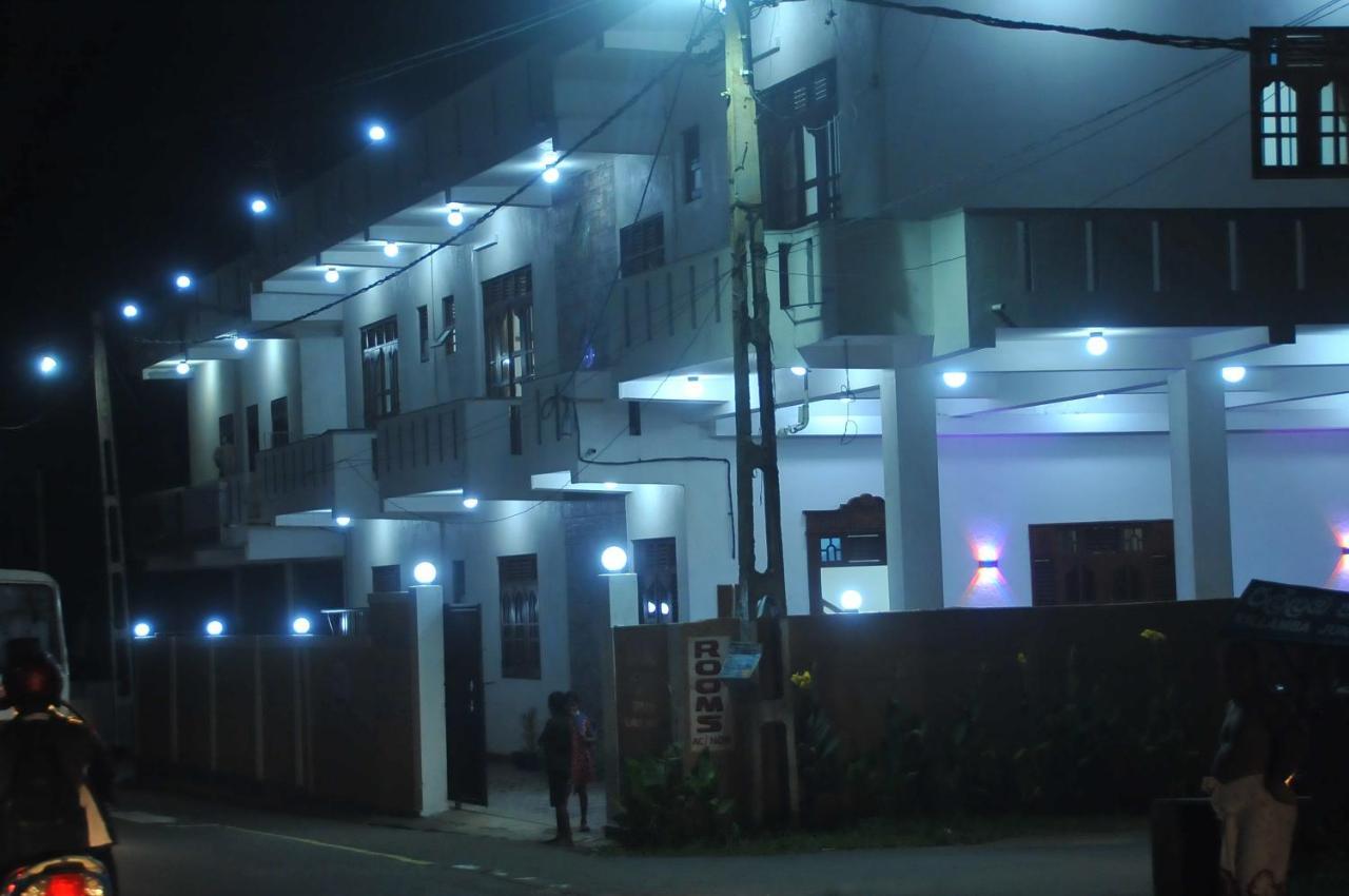 Nethum Beach House Hikkaduwa Eksteriør bilde