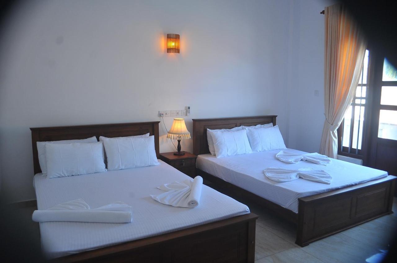 Nethum Beach House Hikkaduwa Eksteriør bilde