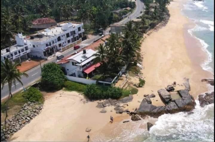 Nethum Beach House Hikkaduwa Eksteriør bilde
